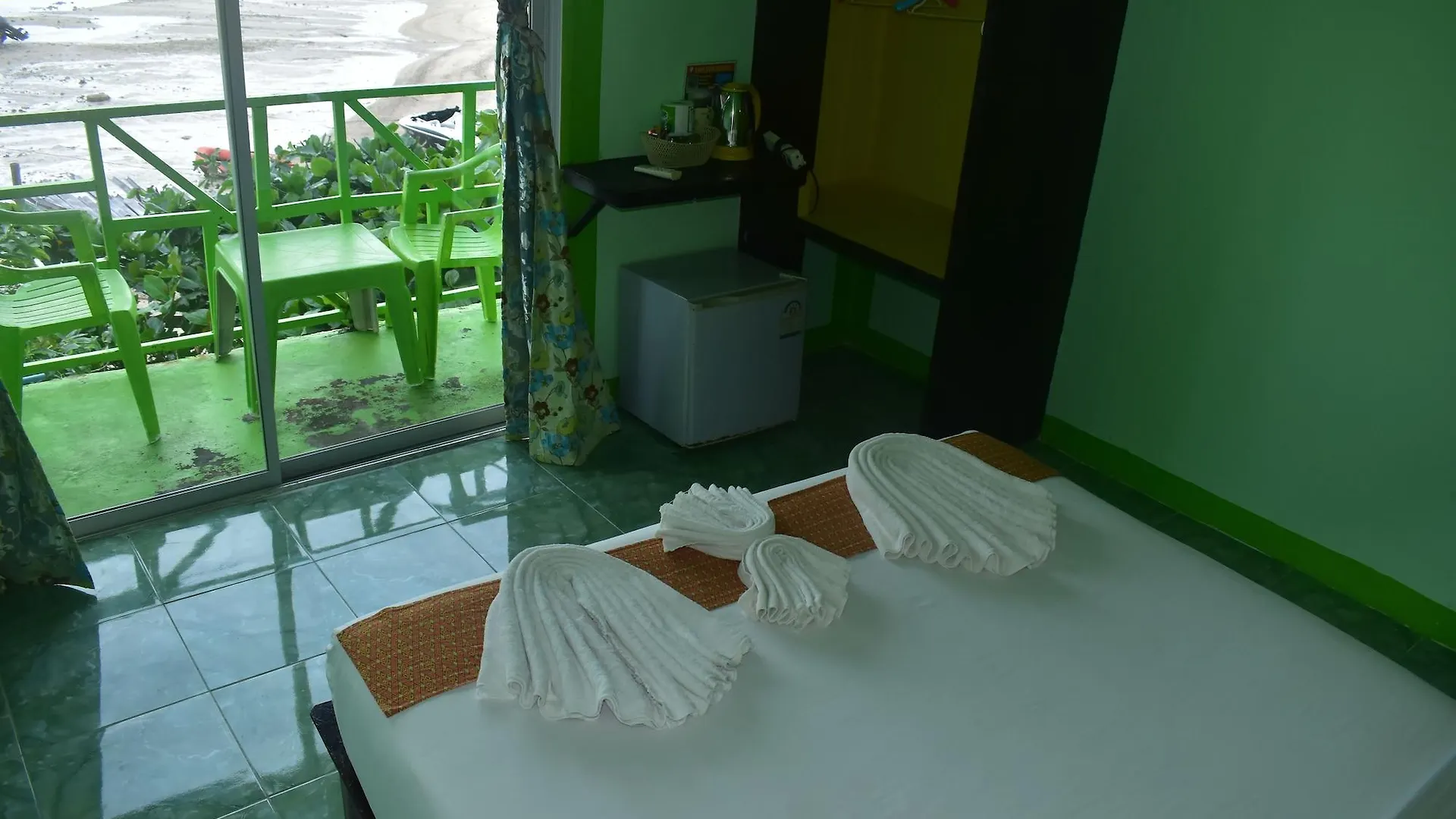 Inn Phi Phi Beach Front Resort
