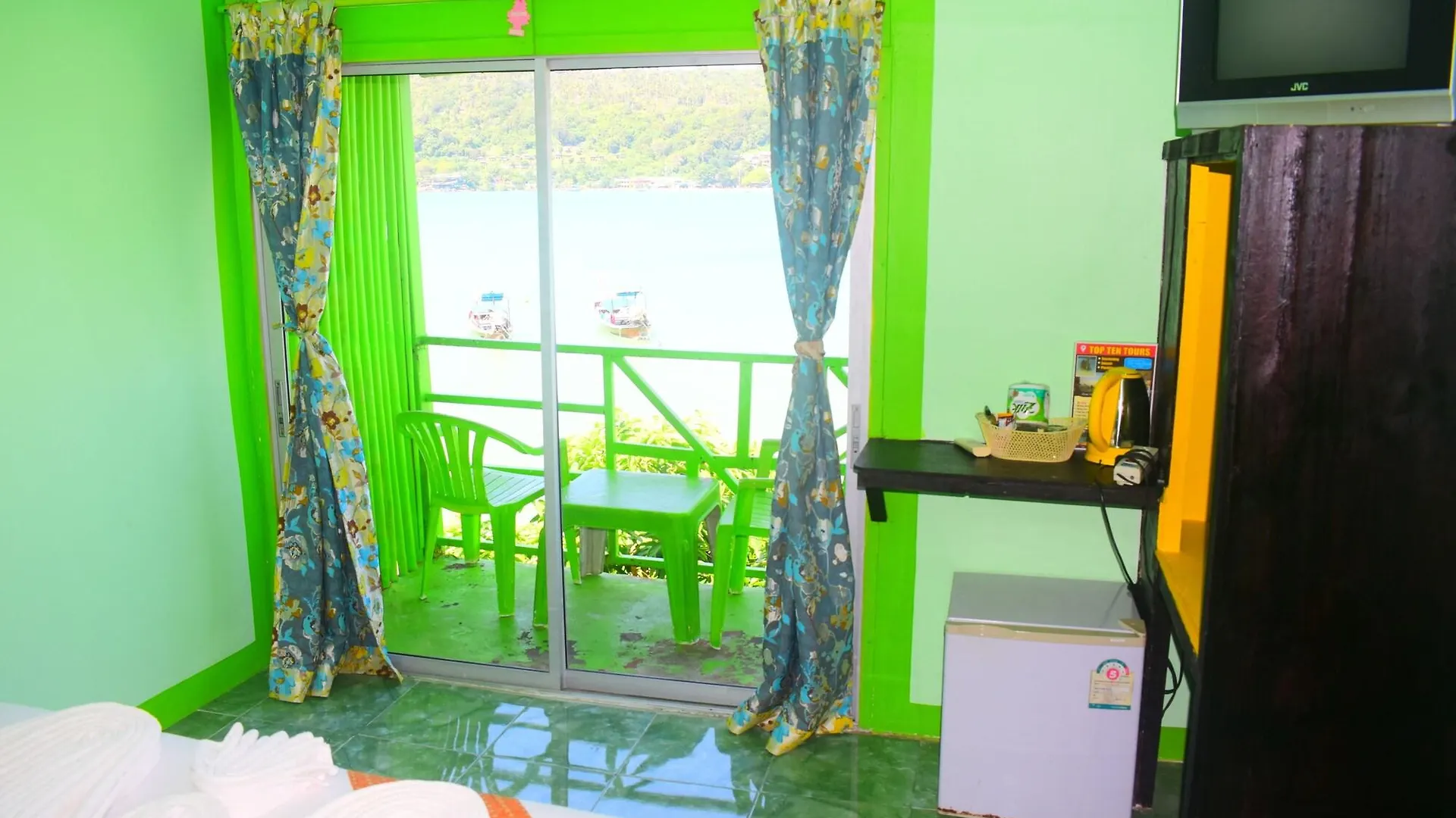Inn Phi Phi Beach Front Resort